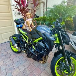 KawasakiZ900 Motorcycle