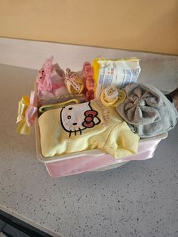 Hello Kitty Baby Girl Bathing & Grooming Gift Set Basket Pink Yellow Gray White