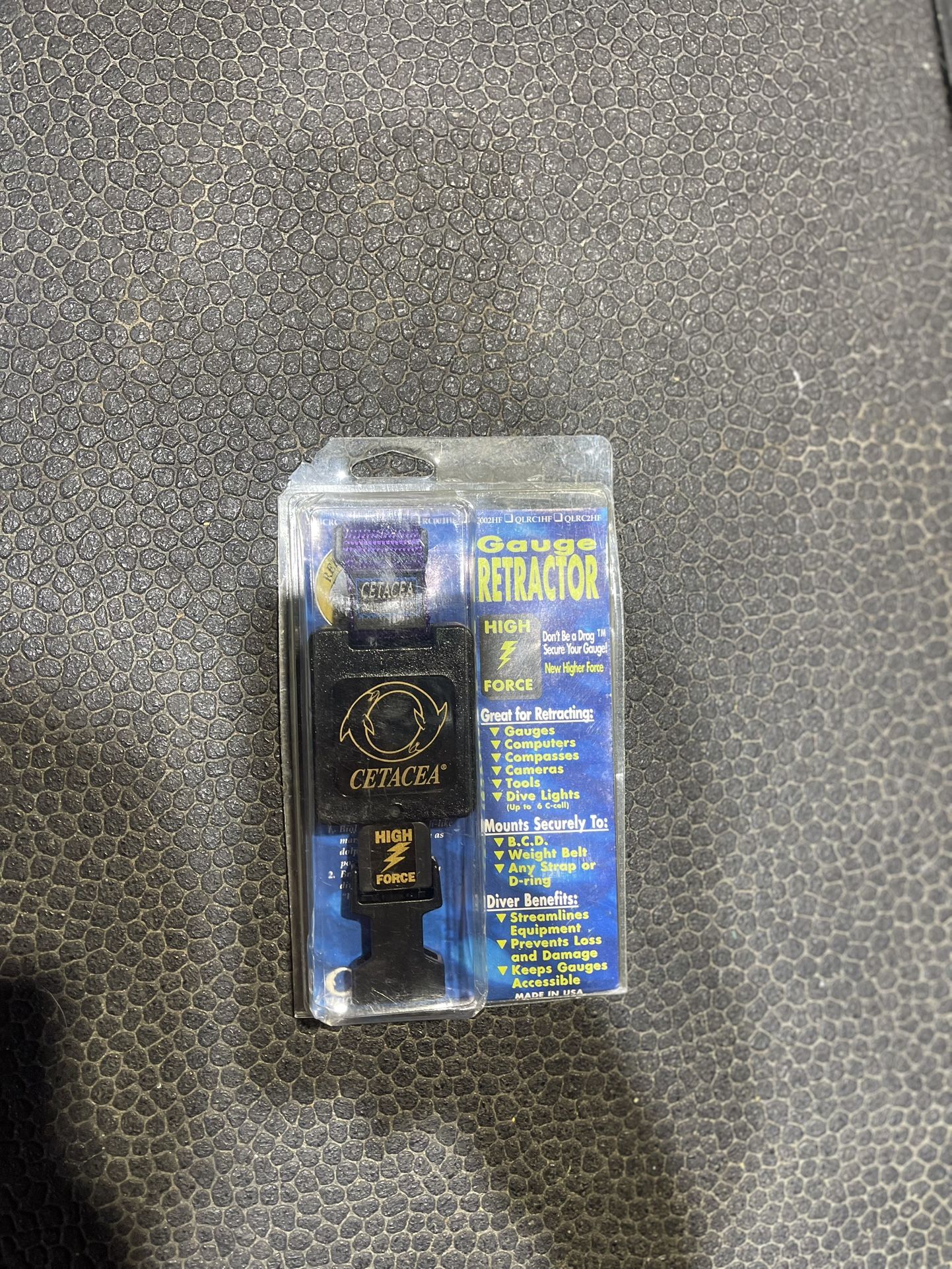 Scuba gear Retractor