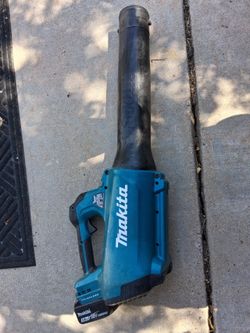 Makita 18V Brushless Cordless Leaf Blower w/ 3a.h. battery