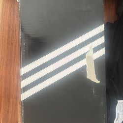 9 1/2 adidas white shoes