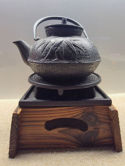 Cast Iron Tetsubin Teapot with Wood Stove Stand