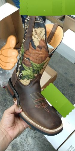BOOTS MADE IN MEXICO