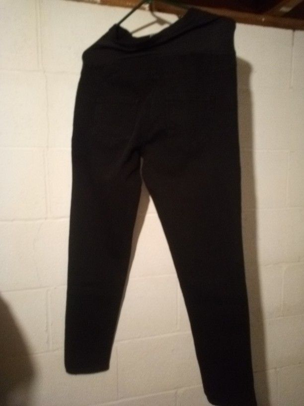 Time & Tru Maternity Black 5 Pocket Skinny