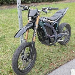 2025 Surron Ultra Bee Price Negotiable