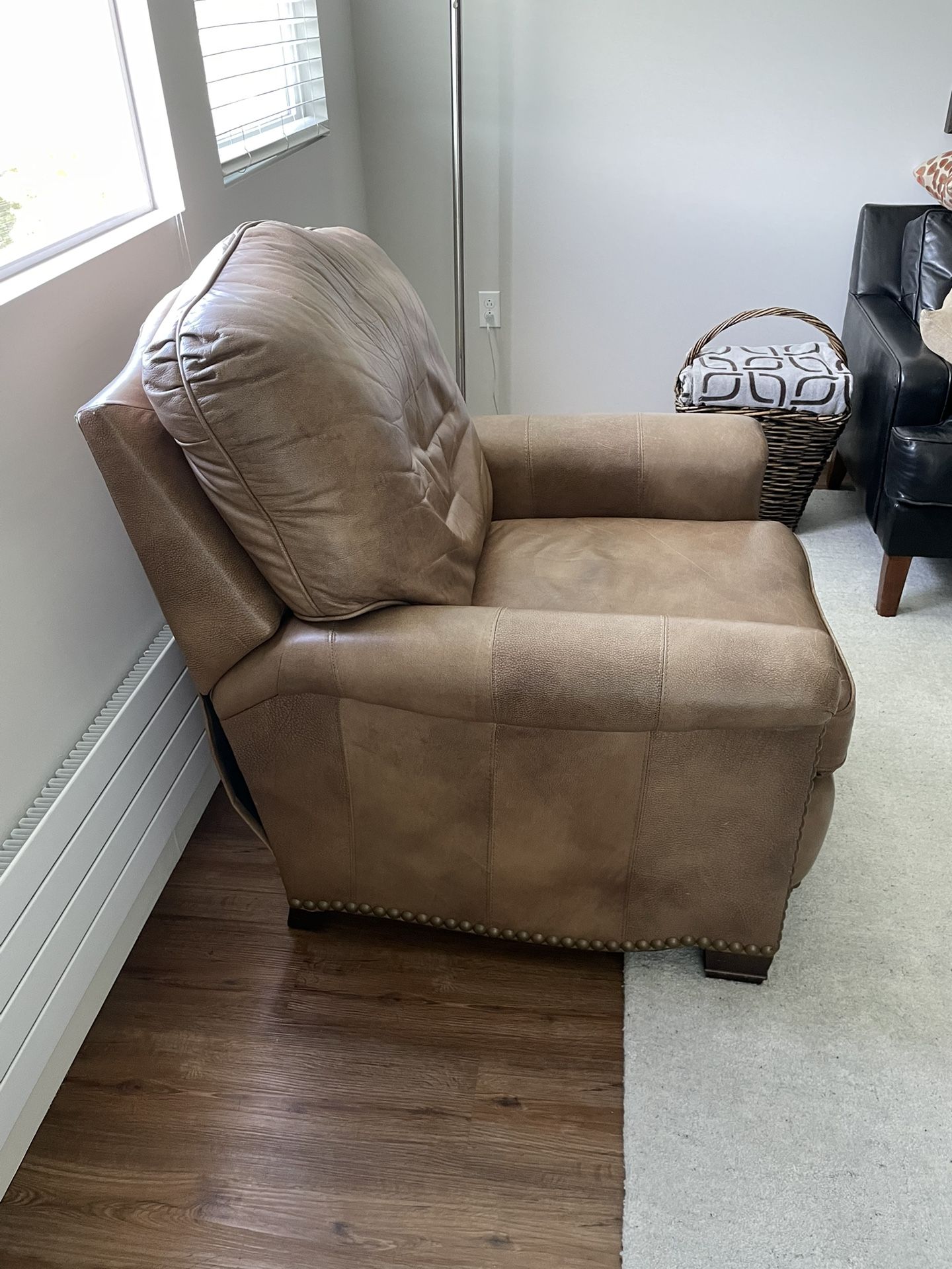 Motion Craft Reclining Leather Chair