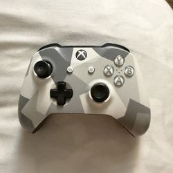 Artic Camo Xbox Controller 