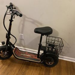 Caroma Adult electric scooter 800w/25 Miles. 