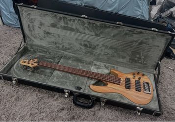 ESP LTD B205SM 5 string Bass Guitar