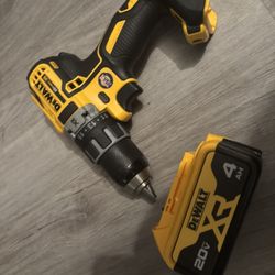 Hammer Drill Xr Con Pila Del 4 