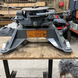 Fifth Wheel Hitch