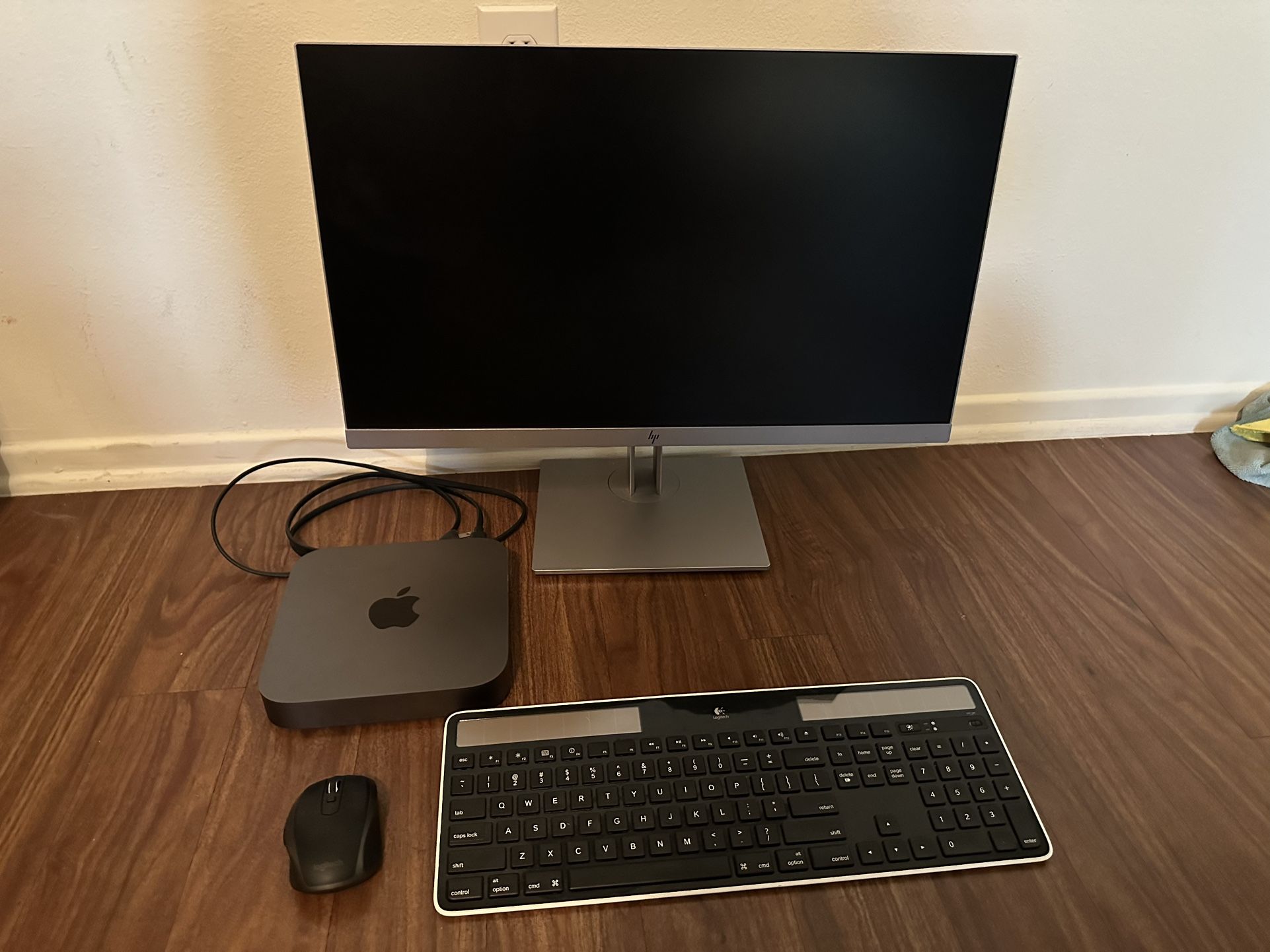 Apple Mac Mini With 24” Hp Monitor with Logitech Wireless Keyboard And Mouse