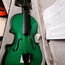 New!! 4/4 Violin. Green