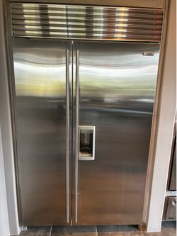 Sub-Zero 48” Built-In Refrigerator (Luxury) – Works Perfect