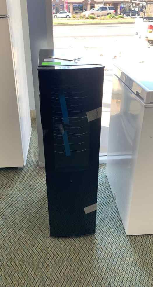 Brand New Frigidaire FFWC18L2QB wine cooler MV0 for Sale in Orange, CA