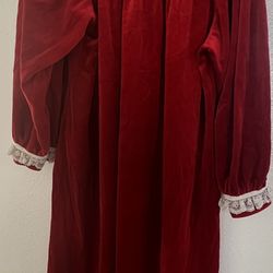 Vintage “Mrs Claus”red Nightgown 