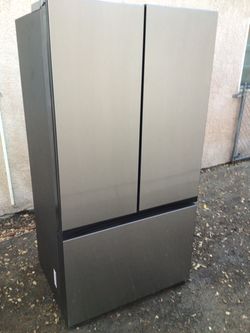 Refrigerator counter deep