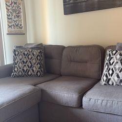  Couch 