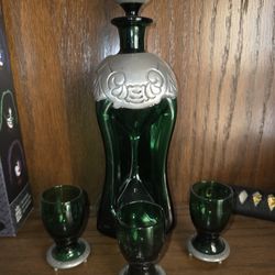 Vintage Decanister With 3 Goblets 