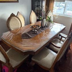 🪑 Elegant Solid Wood Dining Table with 8 Chairs