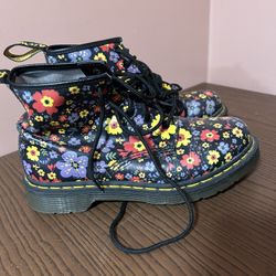 LADIES 8 USA FLORAL DOC MARTEN COMBAT BOOTS   