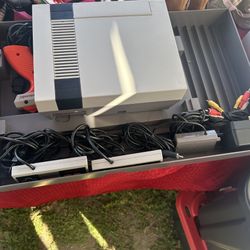 Nintendo Entertainment System (NES) original video game console bundle