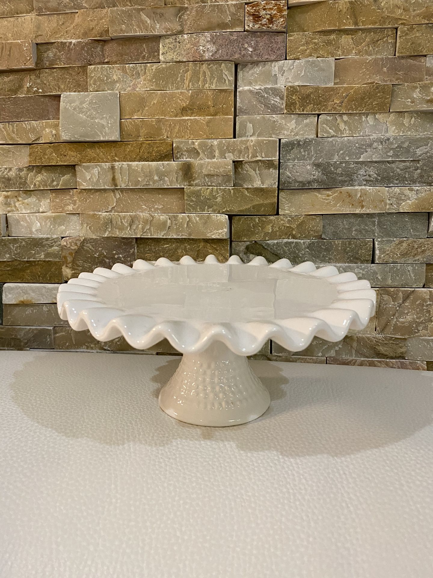 White ceramic cake stand 8 inch