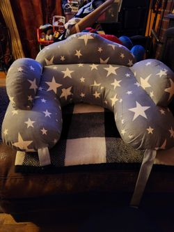 Viral breast feeding pillow off Tik Tok