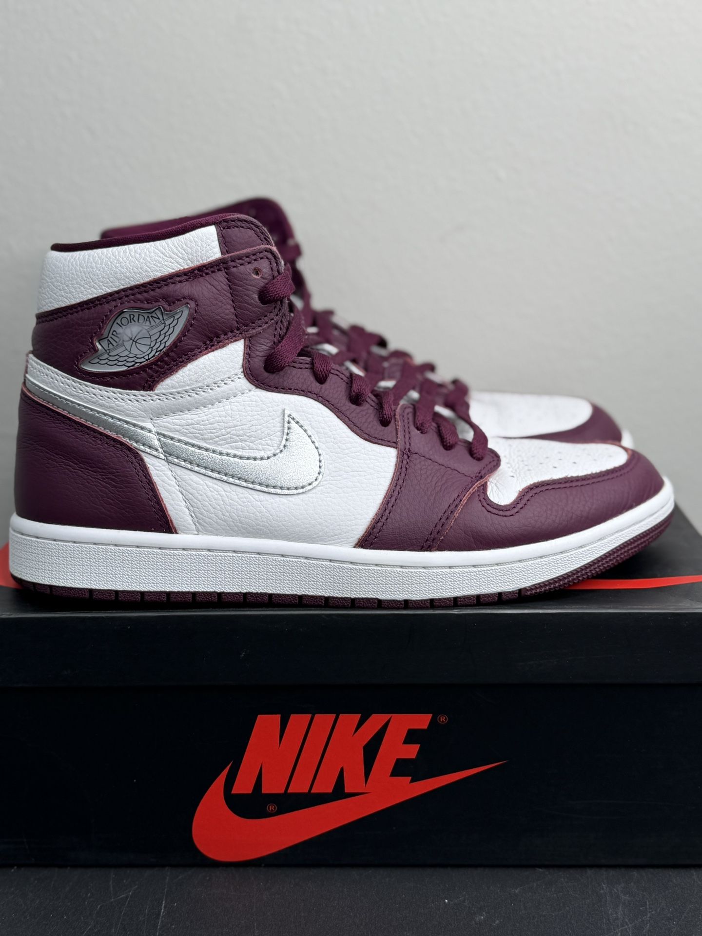 Air Jordan 1 “Bordeaux” Size: 9M (Worn)