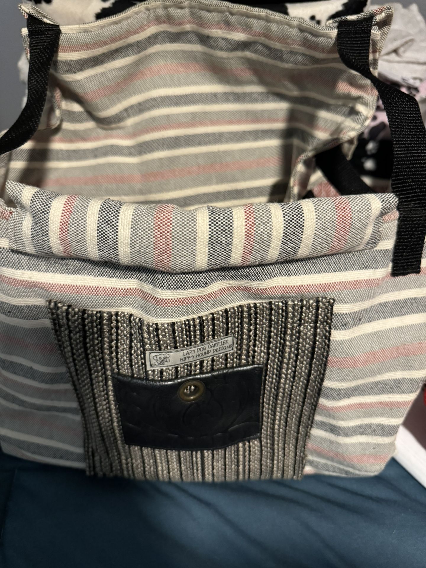 Pet Carrier, Keeps your hands free!!