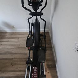 Elliptical Machine Sole E95