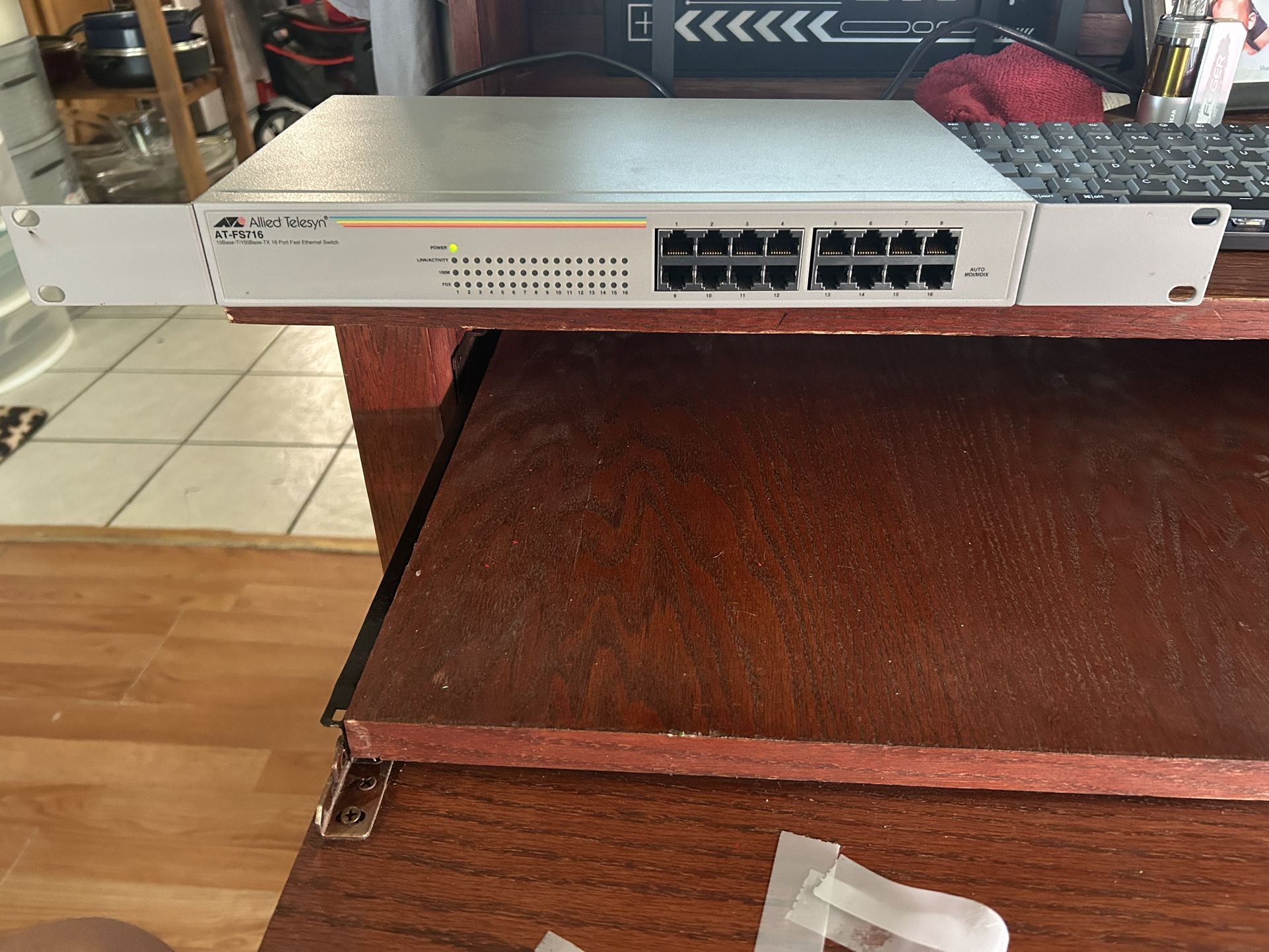 Allied Telesyn AT-FS716 ETHERNET SWITCH
