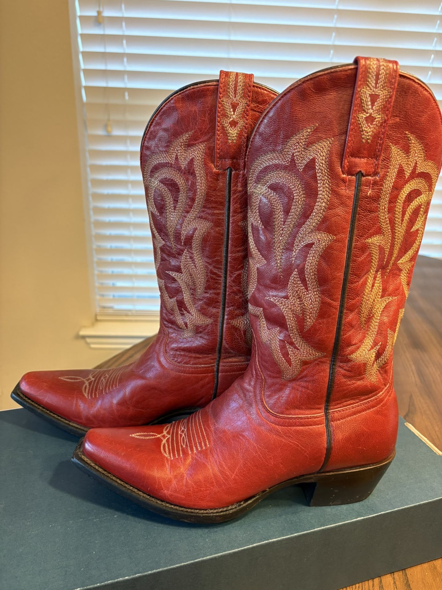 SHYANNE WOMEN'S LUCILLE WESTERN BOOTS - SNIP TOE