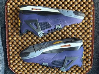 Nike Jordan retro 4s lakers purple size: 11M