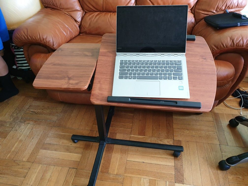 Laptop computer desk / Standing desk