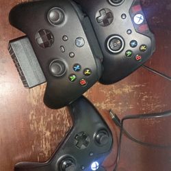 X box one Remote Stand With Remotes