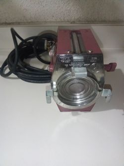 Mole-Richardson Mini Mole Fresnel Tungsten Light $50