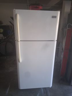 Fridgedaire Apartment Size Fridge