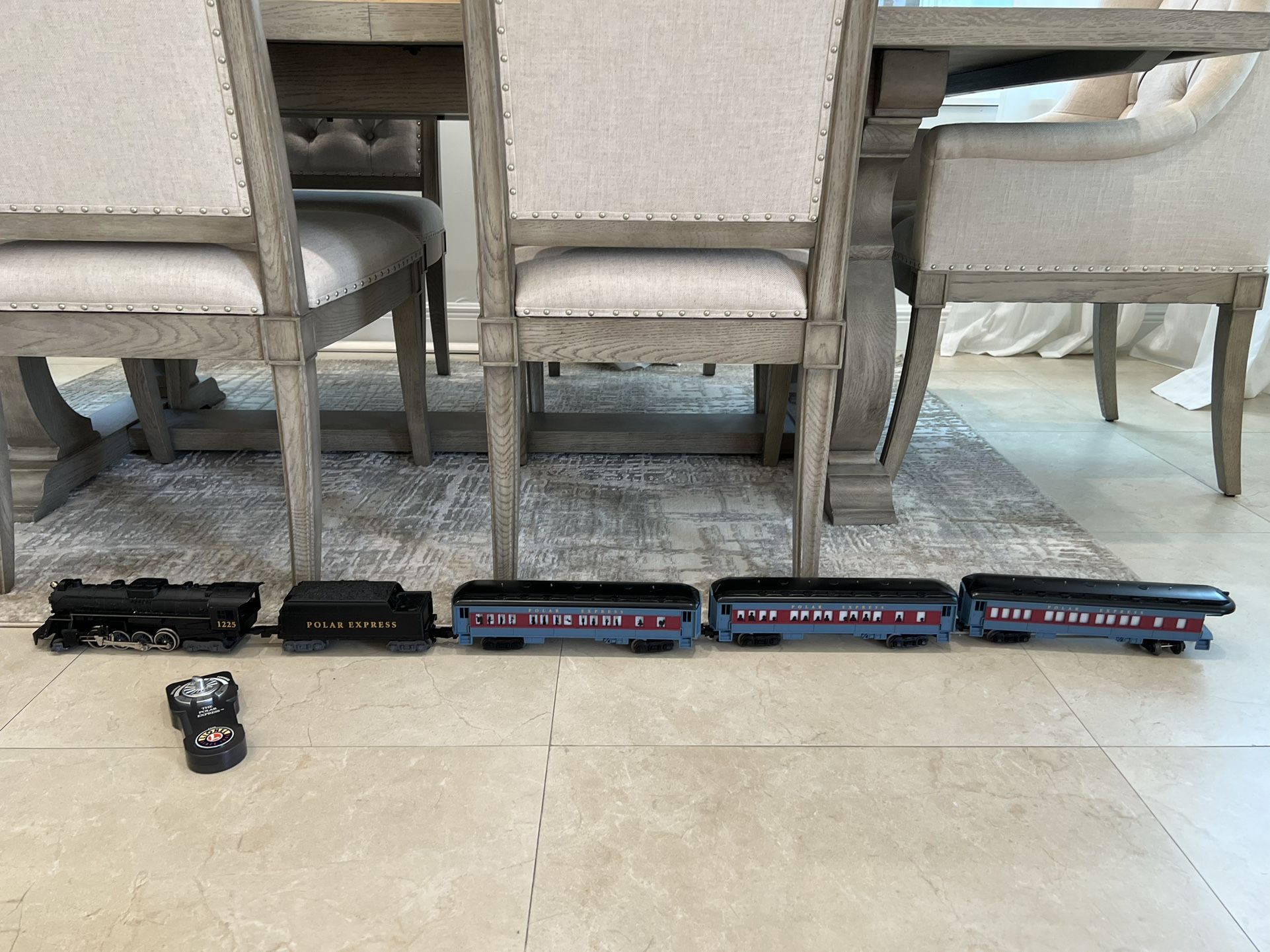 O scale Train Polar Express And Silver Bells