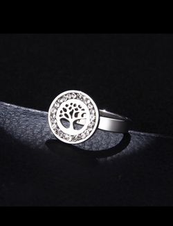 Tree of life stainless non tarnish ring size 7& 8 left