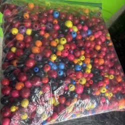 Bag of vintage colored wood beads - different sizes