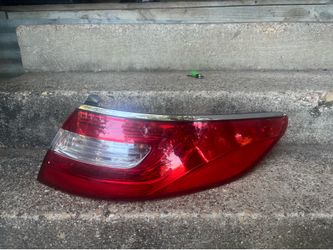 2012-2014 Hyundai Azera taillight passenger side