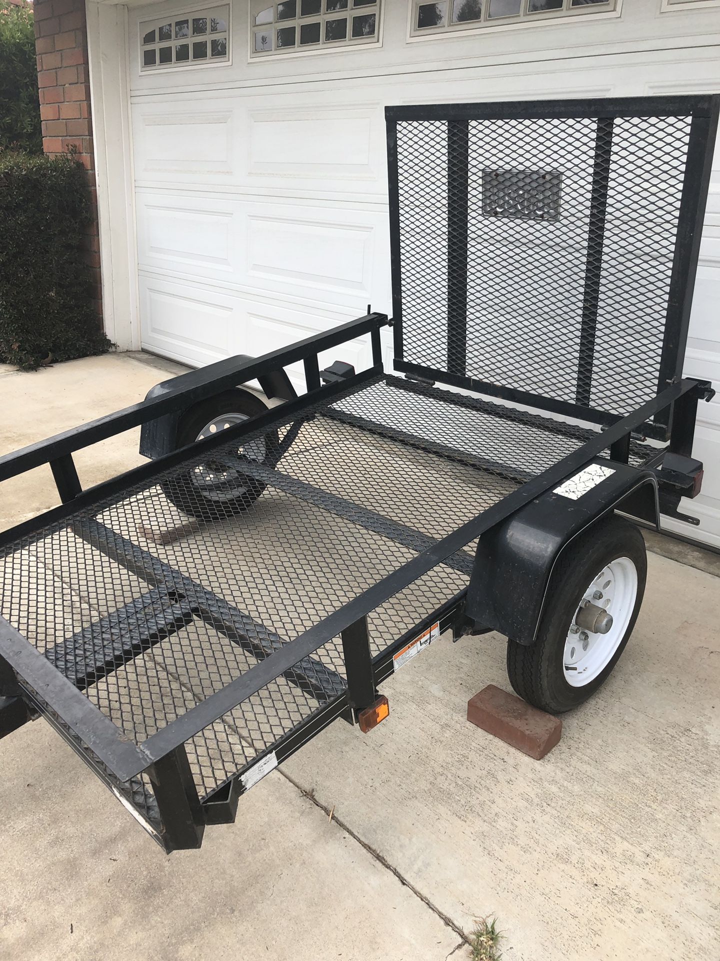Carry-On Trailer 4-ft x 6-ft Wire Mesh Utility Trailer with Ramp Gate