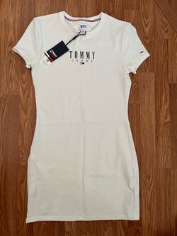 REDUCED!!  TOMMY  JEANS WHITE T SHIRT DRESS. New with tags. Tag says Large but fits small