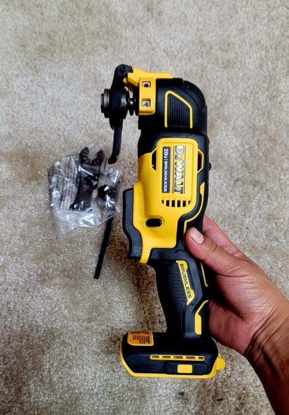 ATOMIC 20V MAX Cordless Brushless Oscillating Multi Tool (Tool Only)