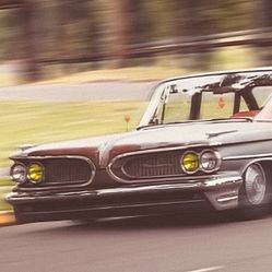 1959 Pontiac Safari Wagon (on Air Ride)