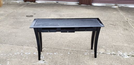 Nice desk 38" by 30"