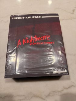 Mezco A Nightmare On Elm Street