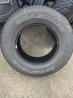 (1)  Goodyear aWrangler SRA SR-A 255/75R17 17” wheels rims tires
