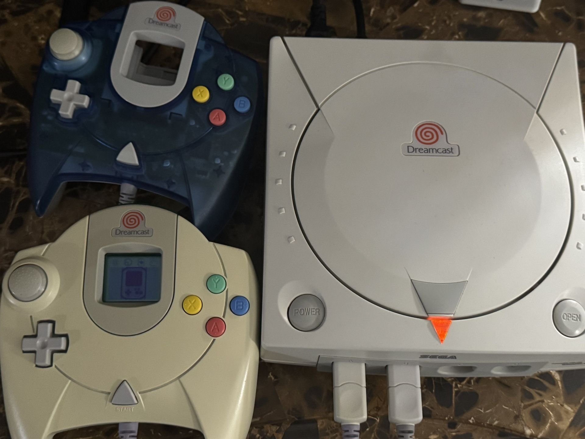 SEGA Dreamcast HKT-3020 Console w/ Cables / Memory + Two Controllers / Tested